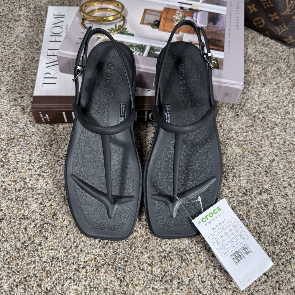 NEW Crocs Getaway Miami Thong Flip Sandals Black Women's Size 7 Flat Strappy